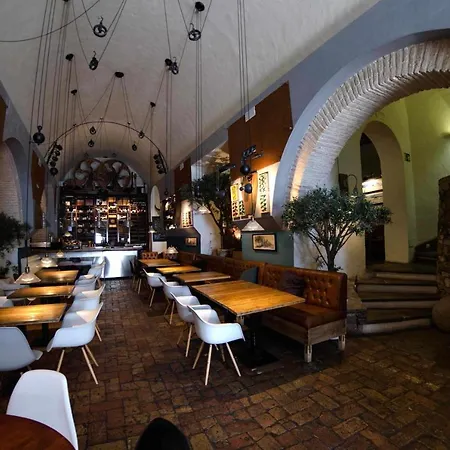 斯罗斯19号套房旅馆 酒店 塔里法