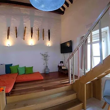 斯罗斯19号套房旅馆 3*